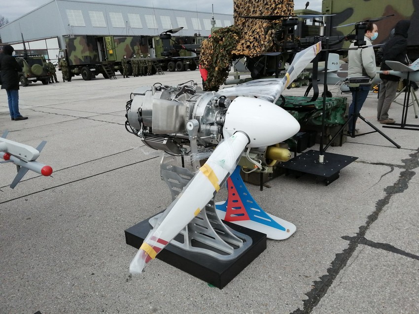 Turboelisni motor TPE-200