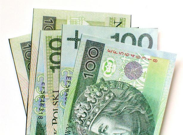 Poicjantka "upłynniała" fałszywe banknoty