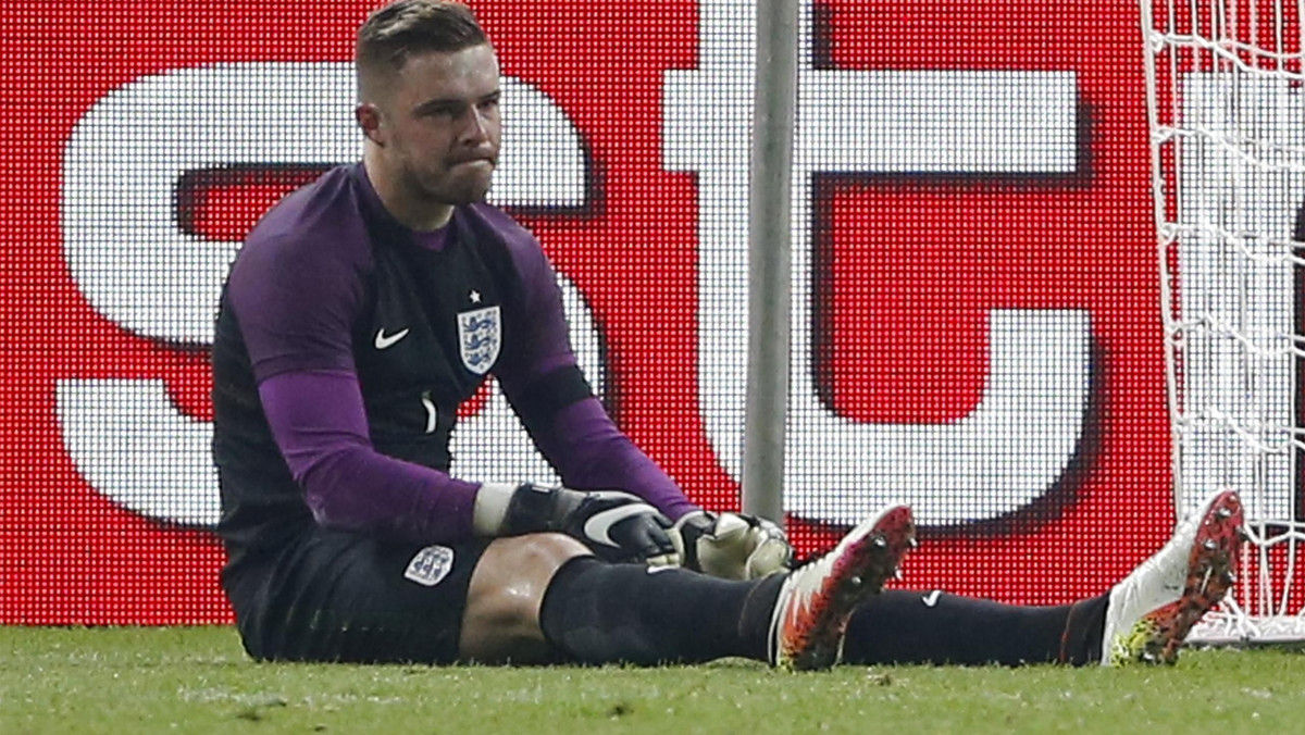 Bramkarz Stoke City otrzymał zielone światło od sztabu medycznego na powrót do treningów. Butland weźmie również udział w zgrupowaniu przed nowym sezonem Premier League. 23-latek kontuzji doznał w meczu towarzyskim Niemcy - Anglia (2:3), która wykluczyła go z angielskiej kadry na Euro 2016.