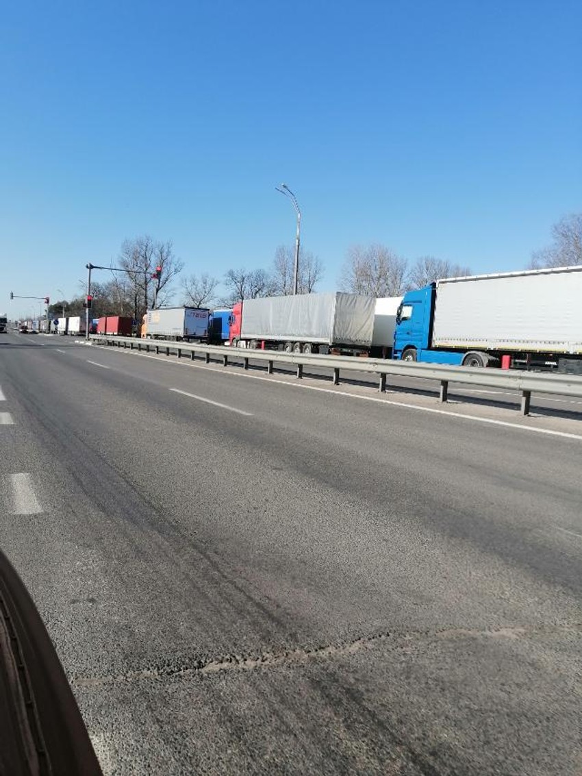Gužva na graničnom prelazu Kozloviči kod beloruskog grada Brest prema Poljskoj