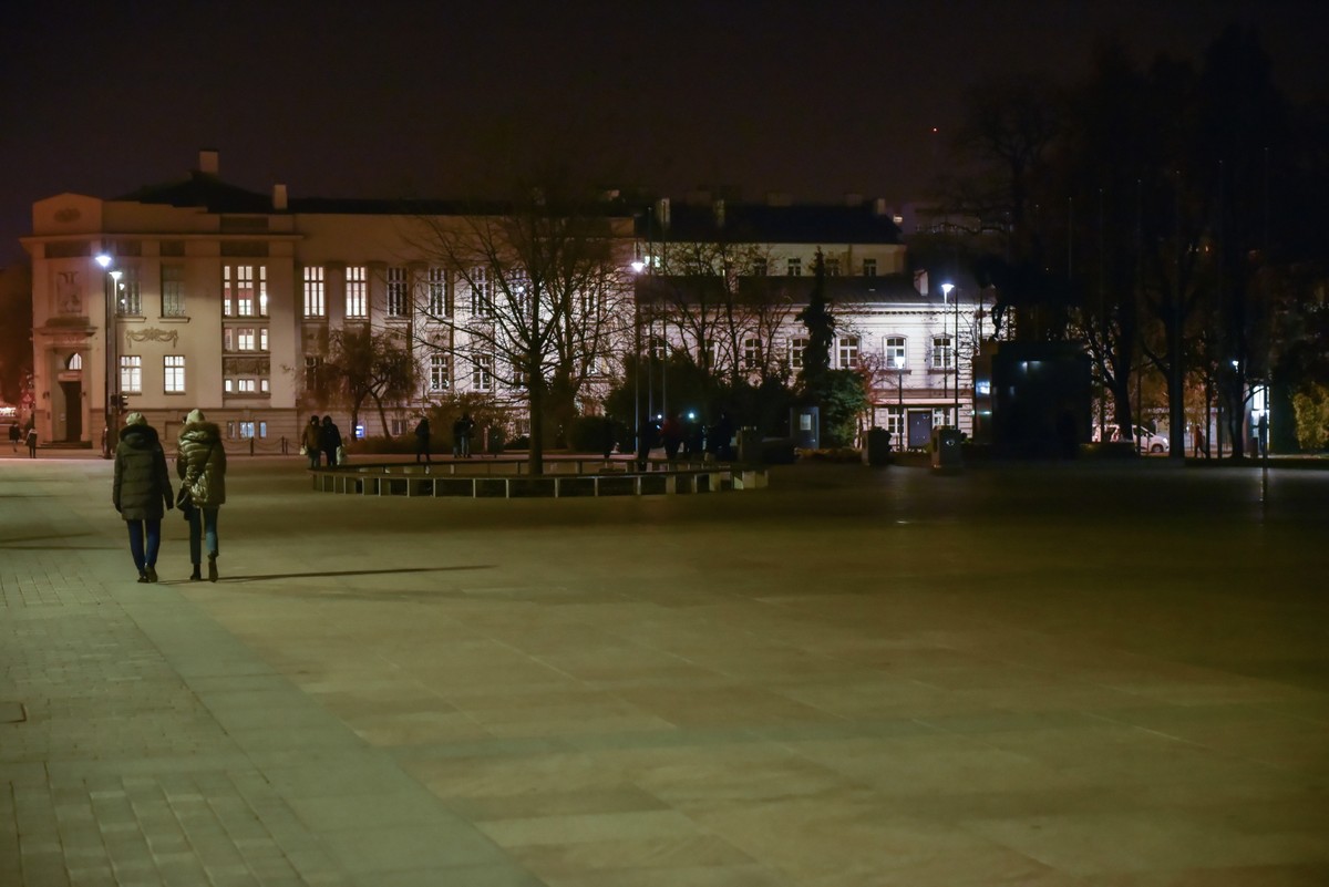 "Pozostaje nam tylko ciemność". W miastach gasły światła w ramach protestu samorządów