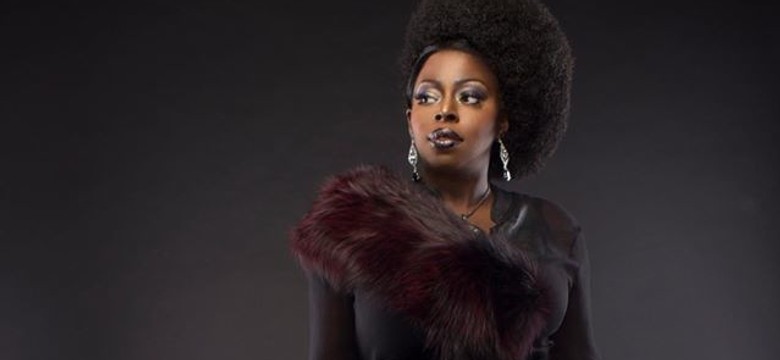 Angie Stone wybiła córce dwa zęby