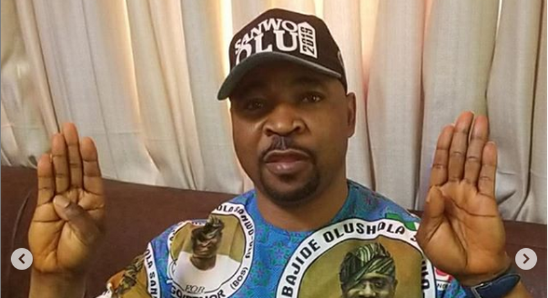 MC Oluomo does the 4+4 sign for Buhari's re-election (Lailas Blog)