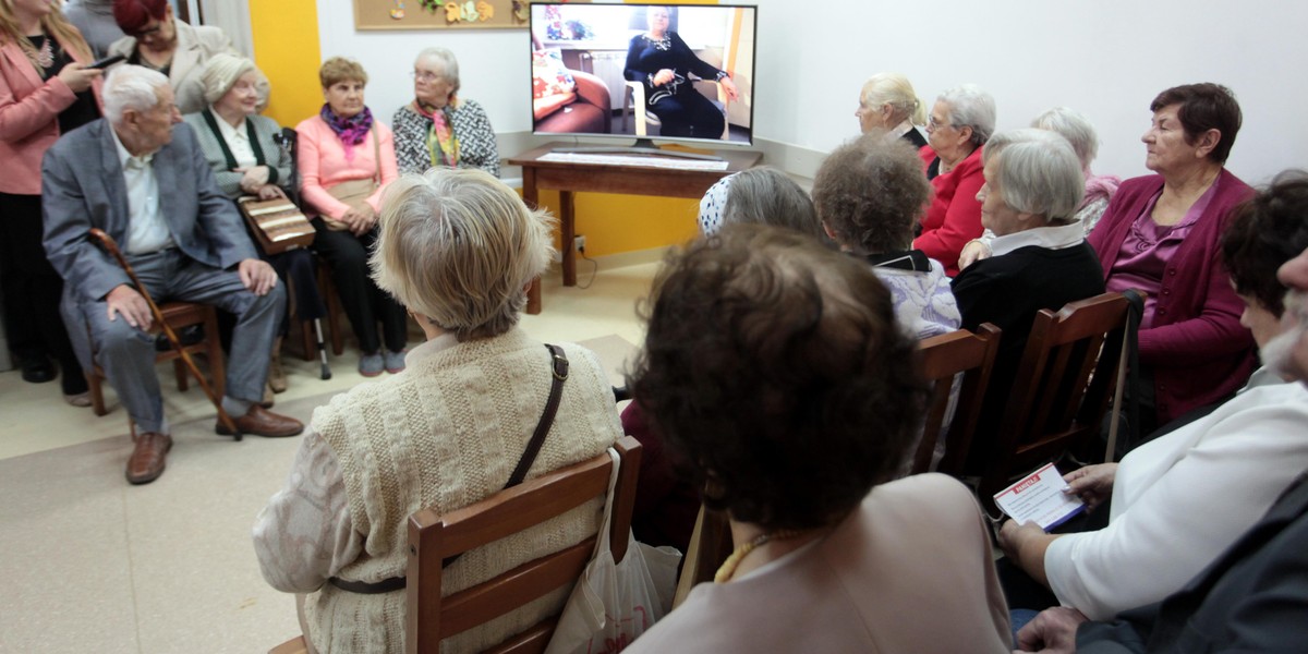 „Seniorze bądź ostrożny. Masz wpływ na swoje bezpieczeństwo” to nowa kampania policji z Gdańska, MOPR i Caritasu