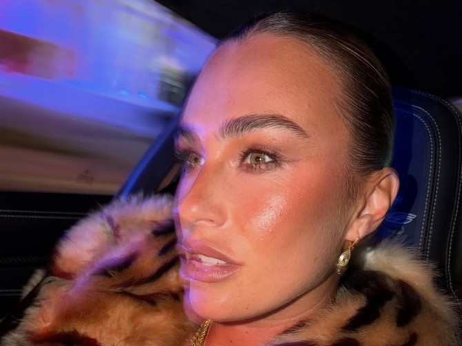 "Izgleda kao čobanka koja sluša turbo folk": Sabalenka u kič izdanju izazvala šok