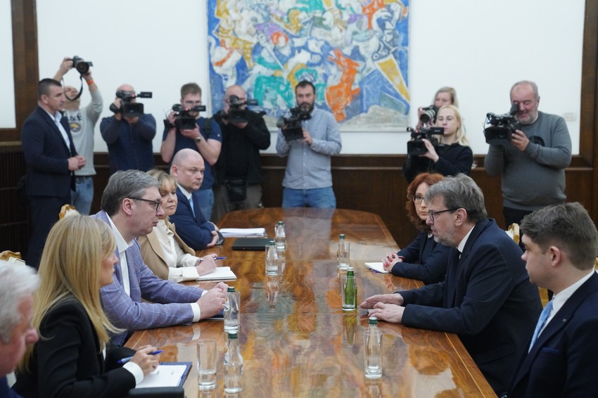 Konsultacije Vučića sa DSHV