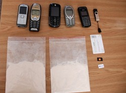 Wyrzucił amfetaminę pod nogi policjantów