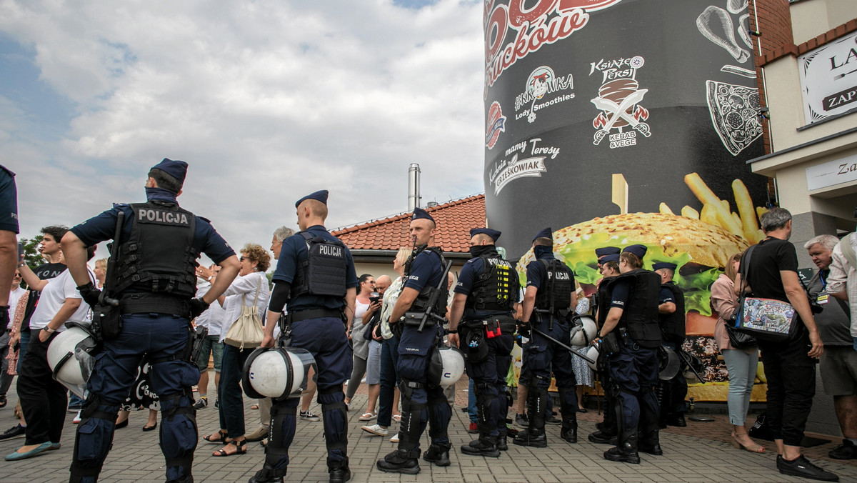 Awantura na spotkaniu z Kaczyńskim. Prezes PiS musiał wejść tylnymi drzwiami