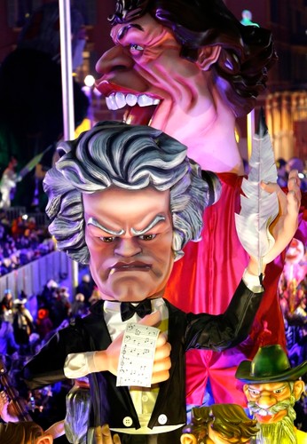 Parada podczas karnawału w Nicei