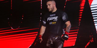 Najpierw cios w twarz, później do akcji musiała wkroczyć ochrona. Skandal w MMA