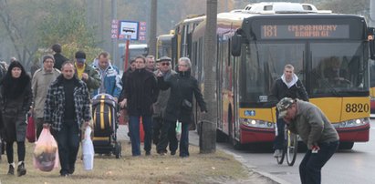 Tak dojedziesz na groby bliskich