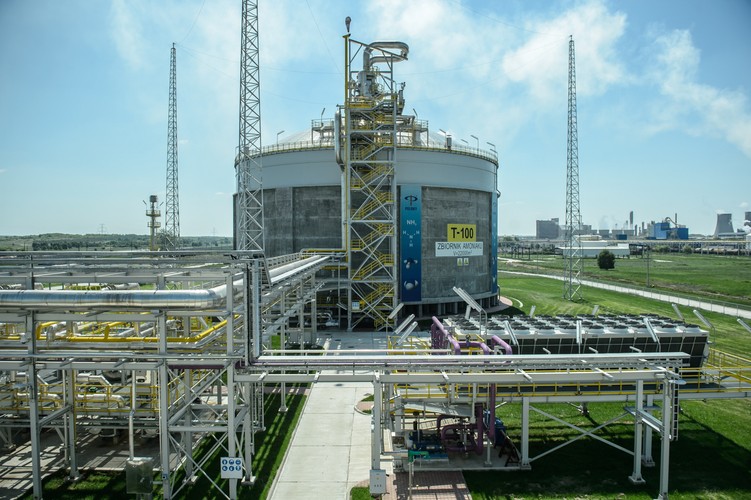 Budowa nowej instalacji ma uelastycznić produkcję saletry amonowej oraz umożliwić produkcję saletrzaku (CAN) oraz saletry amonowej granulowanej, podano w komunikacie Grupy Azoty.