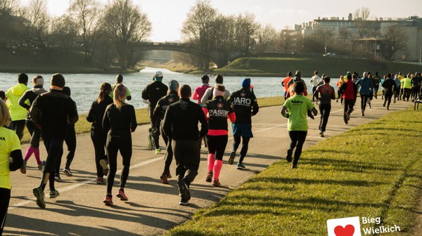 Bieg Wielkich Serc odbędzie się 28 stycznia o godzinie 12.00 – start na bulwarze Kurlandzkim przy moście Kotlarskim, meta w okolicach mostu Kotlarskiego