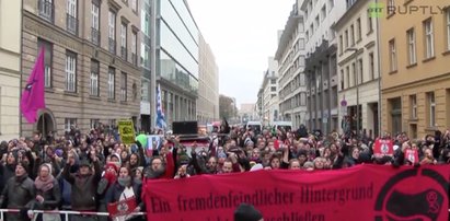 Tysiące osób protestowały w Berlinie przeciw imigrantom