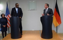 Skomplikowana gra. Lloyd Austin komplementuje, Niemcy czekają na decyzję USA, Ukraina - na czołgi