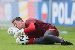 Szczęsny w nowym klubie będzie zarabiał ponad trzy razy więcej niż w Juventusie