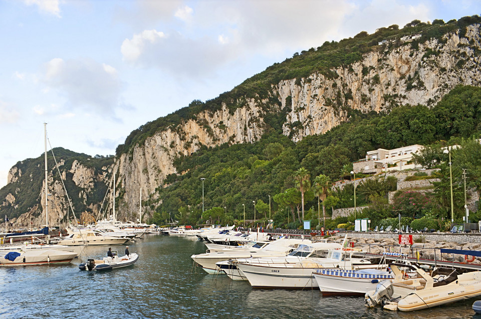 Capri - wybrzeże Marina Grande