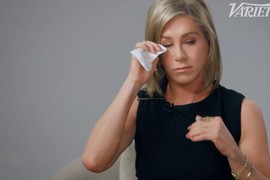 Dženifer Aniston o smrti Metjua Perija rekla ono što NIKO NIJE SMEO! Posle 2 godine RAZVEZALA JEZIK i priznala šta joj STVARNO LEŽI NA DUŠI kad je on u pitanju