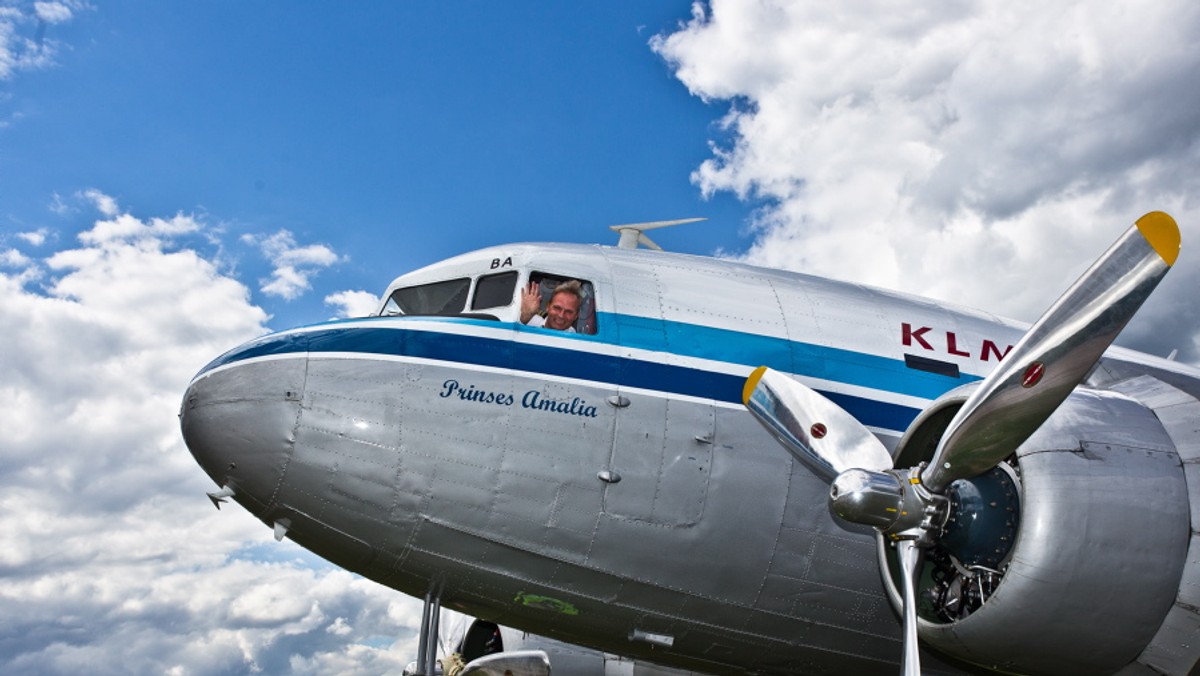 Pełnowymiarowy, zabytkowy samolot - ikona floty KLM z lat 30-tych, wkrótce stanie się turystyczną atrakcją w holenderskim parku rozrywki Madurodam. „Latający Holender” ma być hołdem dla światowego lotnictwa i pamiątką obchodów 100-lecia najstarszej linii na świecie. Pierwsze „loty testowe” startują w czerwcu tego roku.