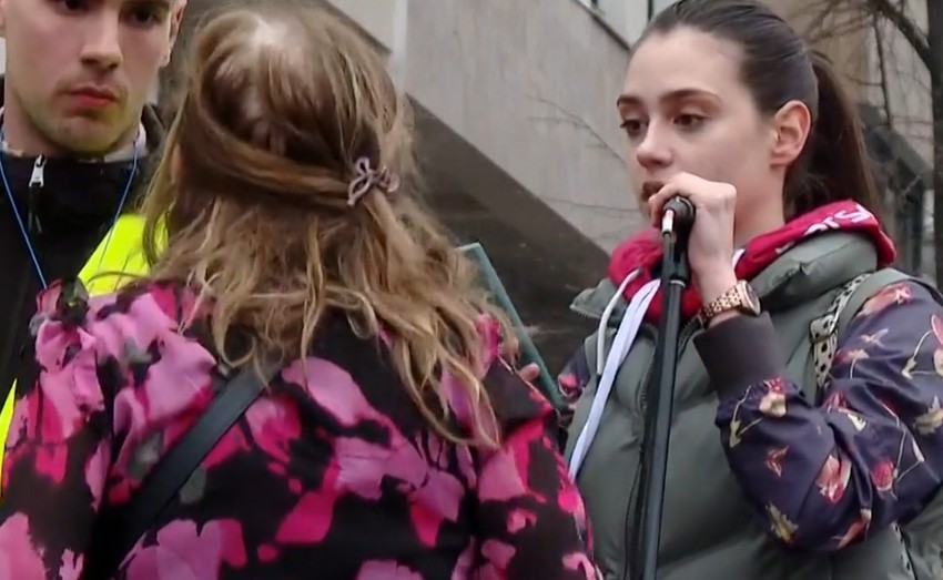 Incident tokom držanja govora