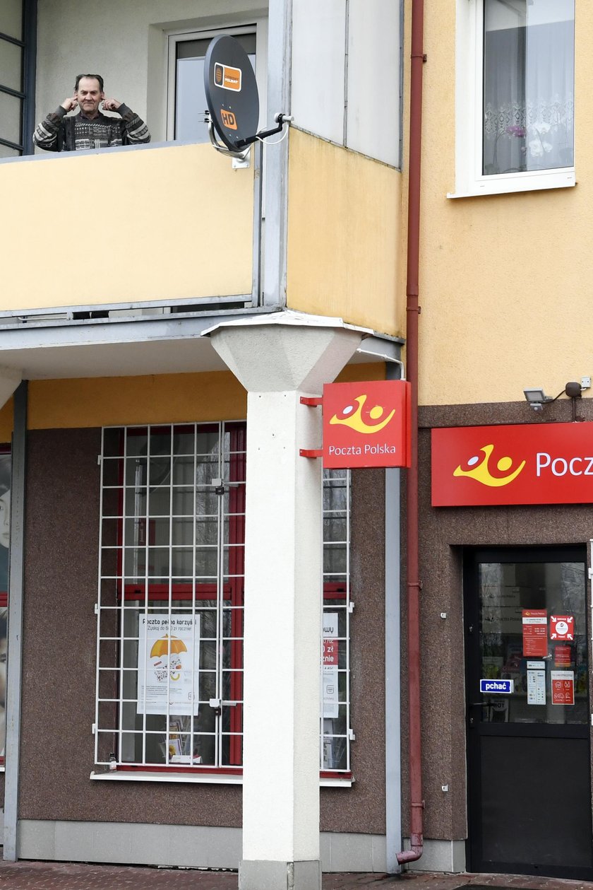 Nie mogą normalnie żyć przez Pocztę na parterze