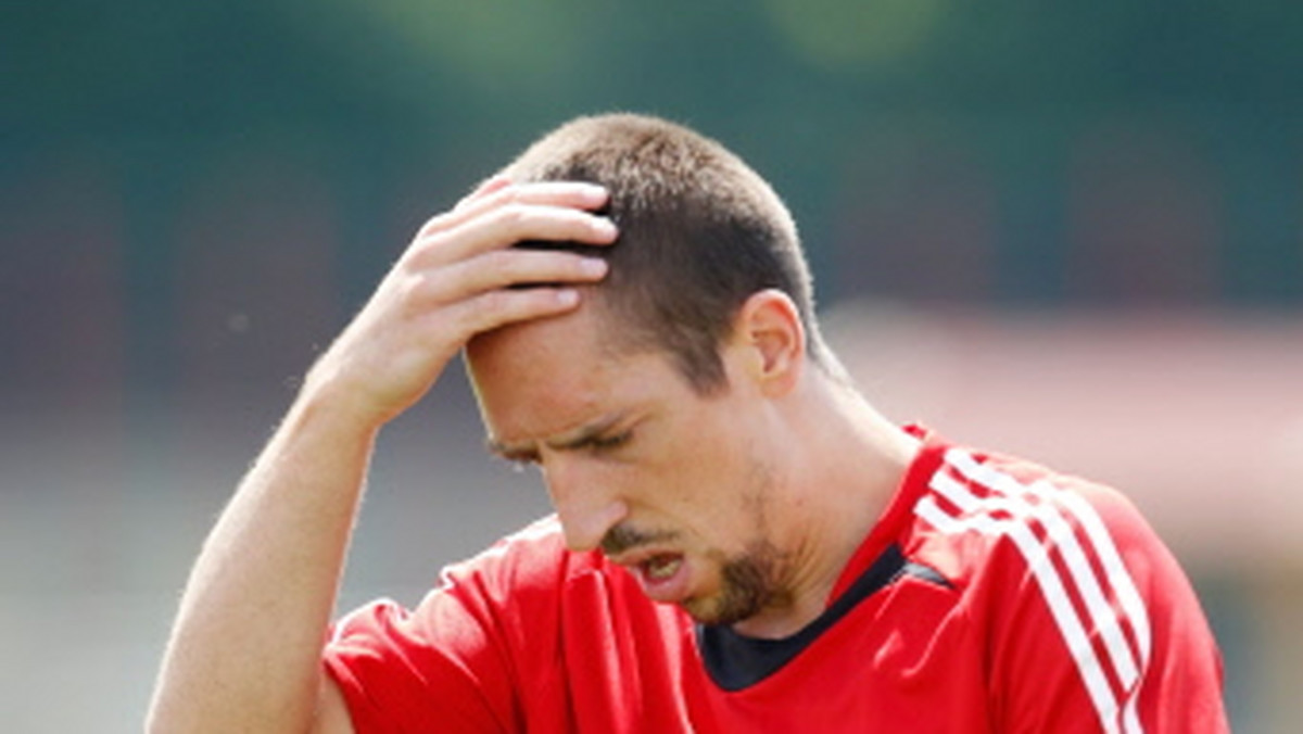 Pomocnik Bayernu Monachium, Franck Ribery wciąż nie jest gotowy do powrotu na boisko. Piłkarz miał wrócić na spotkanie z Borussią Moenchengladbach, jednak nie jest jeszcze w pełni sił.