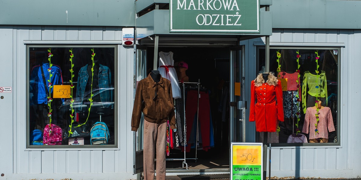 Odzież używana w galeriach handlowych - jak zmieni się rynek