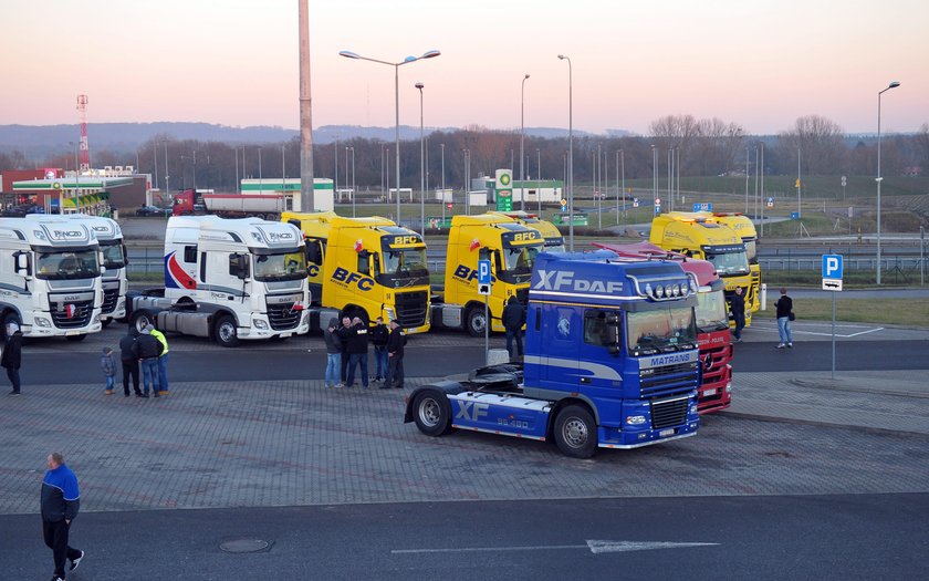 Kierowcy ciężarówek oddali hołd zmarłemu Łukaszowi Urbanowi