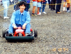 Mazda i samochód walizkowy. Tajemnica niezwykłego pojazdu