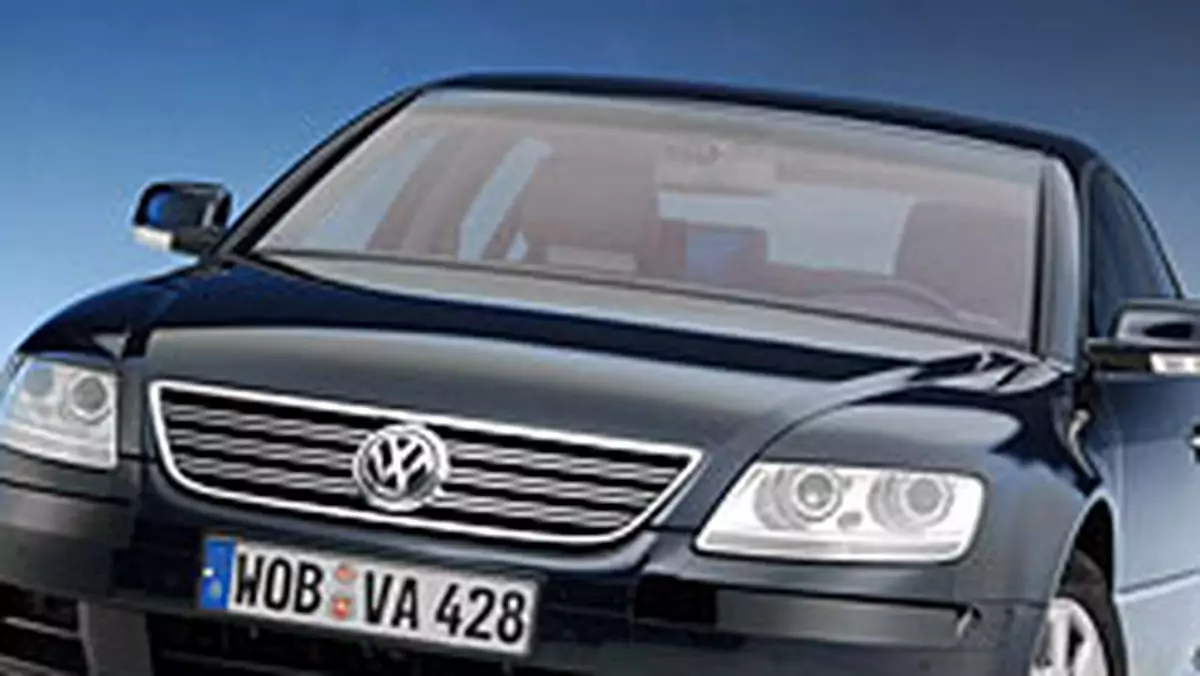 Volkswagen Phaeton Ibeo - sam hamuje na skrzyżowaniu