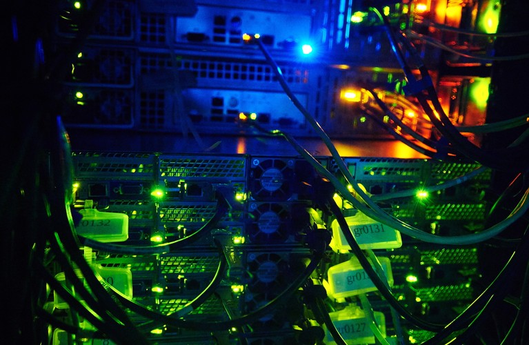 Superkomputer został uruchomiony na Wydziale Elektroniki, Telekomunikacji i Informatyki Politechniki Gdańskiej w Gdańsku. Komputer jest największym klastrem obliczeniowym w Polsce. <br><br> fot. (aw/mr) PAP/Adam Warżawa