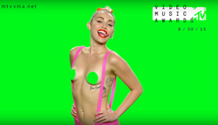 Miley Cyrus ostro do Taylor Swift: Czemu cycki mają być gorsze niż broń?