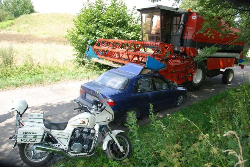 To cud! Staranował go kombajn i żyje! FOTO!