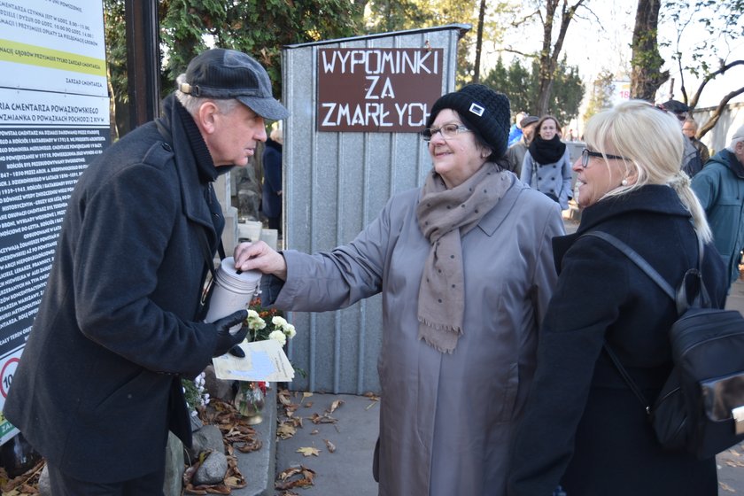 Znani kwestują na Powązkach