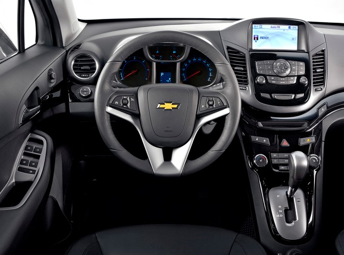 Pierwszy europejski model Chevroleta wśród vanów już wkrótce zadebiutuje na polskim rynku. Od początku przyszłego roku będzie można składać zamówienia u dilerów na Orlando. W salonach pojawi się on najpóźniej w marcu 2011 roku