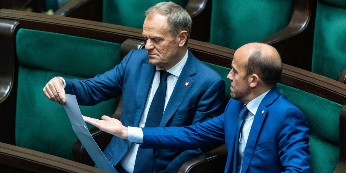 Donald Tusk i Borys Budka na posiedzeniu Sejmu. 21 listopada 2023 r.