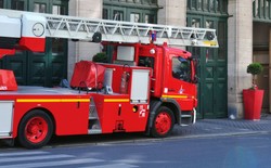 22 rannych, 2700 ewakuowanych w związku z pożarem koło Marsylii