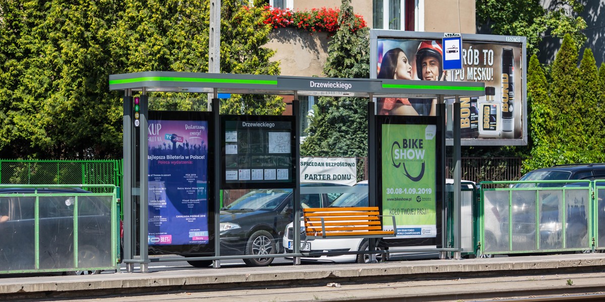 Wymieniają wiaty przystankowe w Poznaniu