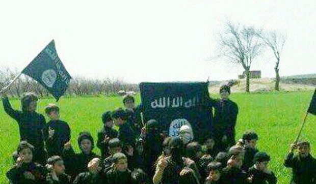 621424_isis-foto-ap-2