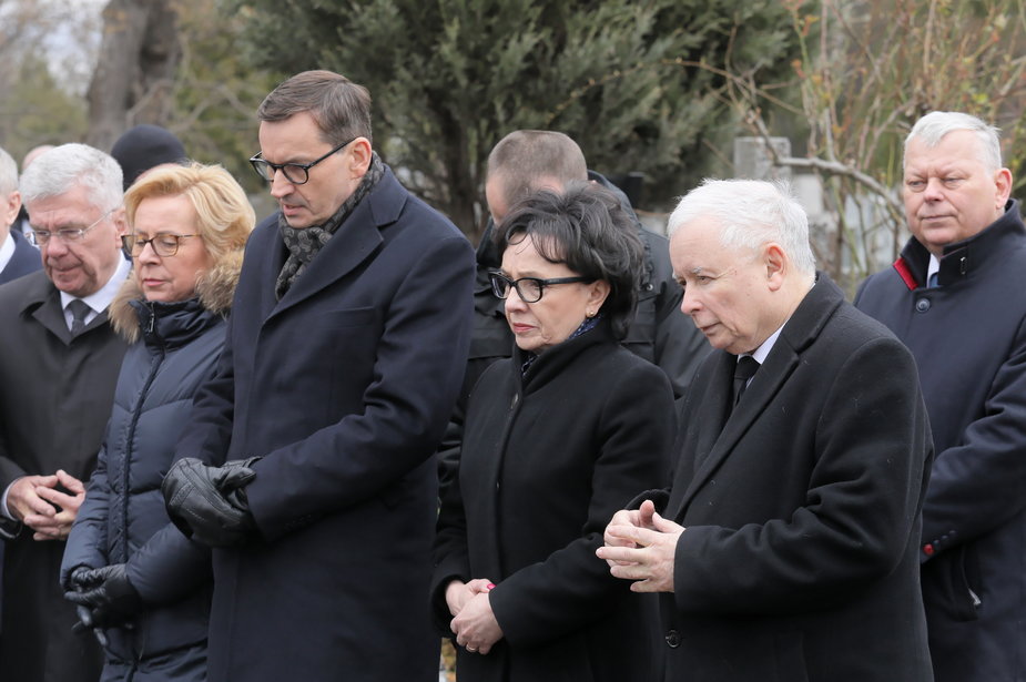 Mateusz Morawiecki, Elżbieta Witek i Jarosław Kaczyński w kwietniu 2022 r. 