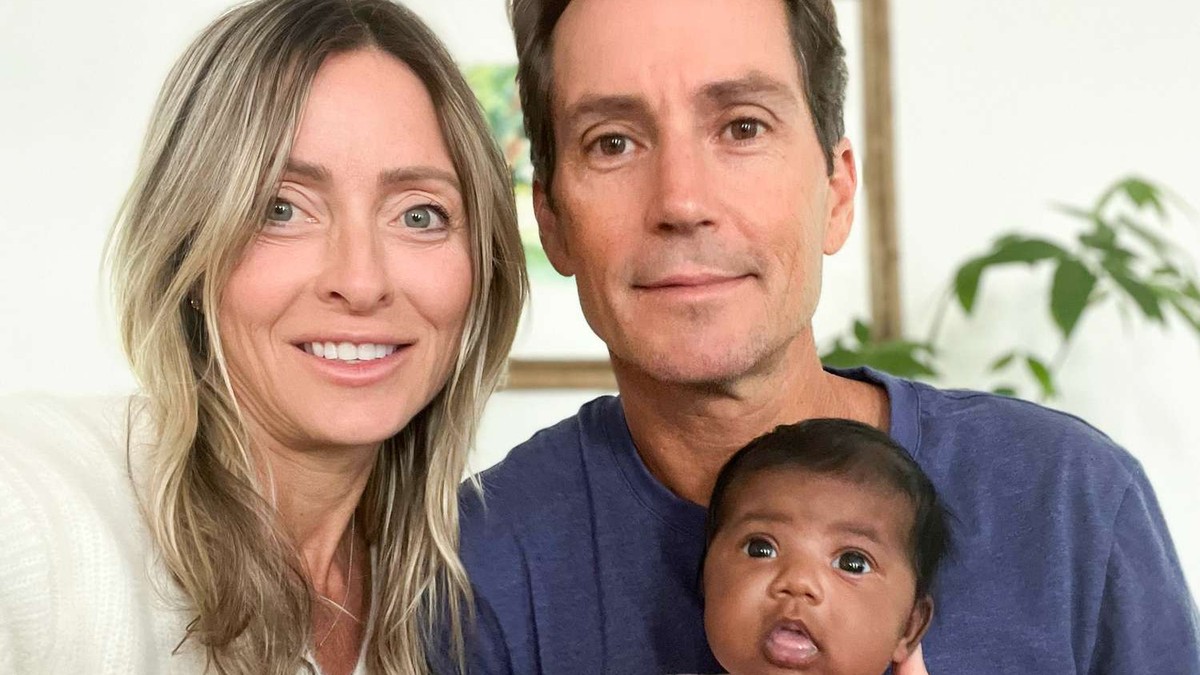 Beli roditelji dobili crnu bebu, a kada su uradili DNK test šok je bila blaga reč