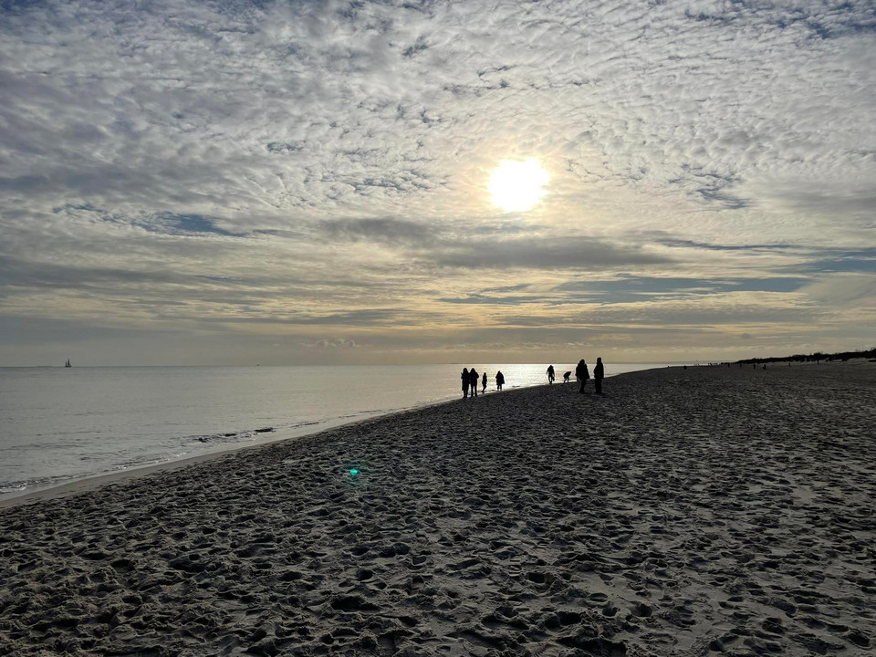 Na plaży na Helu nie było tłumów 