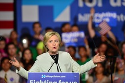 USA: Clinton słabnie nie tylko w sondażach