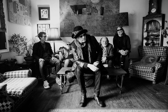 "Kanda, Kodža i Nebojša" sa novim gitaristom objavili singl "Što pre": Pesma nosi energiju koja vuče napred (VIDEO)