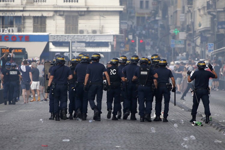 Kolejne zamieszki w Marsylii. Bili się angielscy i rosyjscy kibice
