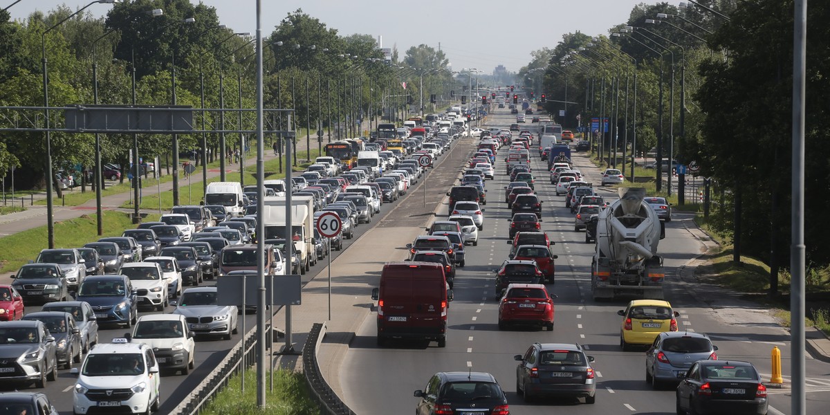 Nowa dyrektywa wiąże się z podwyżkami cen paliw i węgla. 