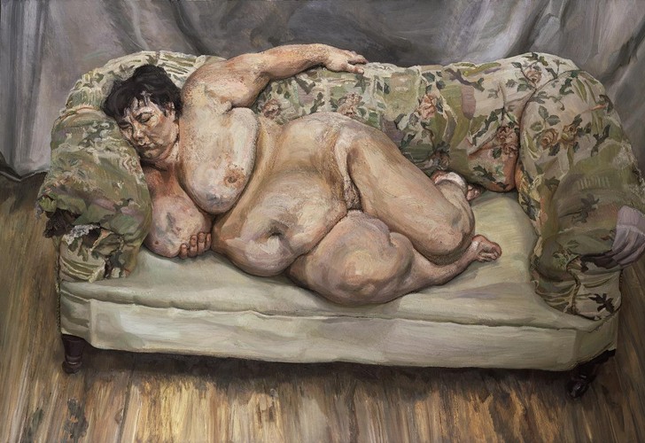 8. Lucian Freud – brytyjski malarz, wnuk Zygmunta Freuda, urodził się w Niemczech. Jest znany przede wszystkim z portretów i aktów. Kiedy zmarł w 2011 roku (w wieku 88 lat), jeden z publicystów Bloomberga określi go jako „malarza zwyczajnych ludzi w całej ich cielesnej chwale, który pozostał lojalny portretom i realizmowi w czasach, gdy sztuka nowoczesna skręciła w kierunku abstrakcji”. Jego dzieła sprzedają się teraz o 2,7 tys.% drożej niż 12 lat temu.
Na zdjęciu: obraz z 1995 roku, „Benefits Supervisor Sleeping”, nagi portret drzemiącej służącej o imieniu Sue, który został sprzedany w 2008 roku za 33,6 mln USD jako najdroższy obraz współcześnie żyjącego artysty.