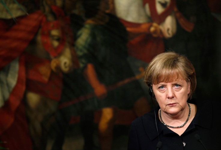 Gospodarka niemiecka osiąga lepsze wyniki, niż pozostałe kraje strefy euro. Jednak w 2014 r. sytuacja ulegnie zmianie, a analitycy, zgodnie przewidujący wzrost na poziomie 1,7%, będą głęboko rozczarowani. Lata przesadnego oszczędzania w Niemczech spowodowały, że nawet USA krytykują ten kraj. Nie można też wykluczyć, że inne liczące się gospodarki przygotują skoordynowany plan redukcji nadmiernej nadwyżki handlowej. Dodajmy do tego spadek cen energii w USA, który zachęca niemieckie firmy do przenoszenia produkcji na Zachód, niższą konkurencyjność ze względu na rosnące płace realne, potencjalne żądania ze strony SPD by poprawić warunki życia niemieckiej klasy niższej i średniej, a także coraz silniejsze Chiny – przepis na spadek aktywności gospodarczej gotowy. Wbrew wszelkim oczekiwaniom w przyszłym roku produkcja w gospodarce zamiast rosnąć, będzie malała, 
a rentowność niemieckich 10-letnich obligacji rządowych spadnie do 1%.