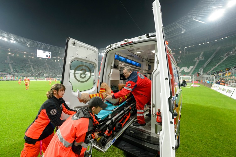 Koszmarny uraz piłkarza Jagiellonii. Pawłowski złamał nogę