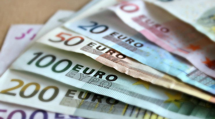 Több mint egy év után 370 forint alatt járt az euró ára /Fotó: Pixabay